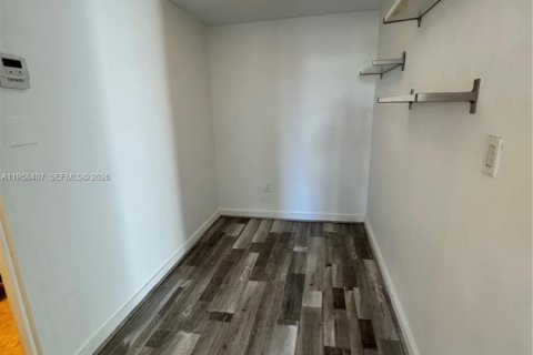 Copropriété à louer à Miami, Floride: 1 chambre, 81.75 m2 № 2022179 - photo 9