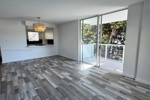 Copropriété à louer à Miami, Floride: 1 chambre, 81.75 m2 № 2022179 - photo 5