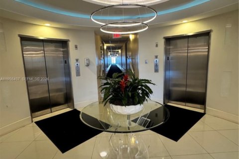 Copropriété à louer à Miami, Floride: 1 chambre, 81.75 m2 № 2022179 - photo 26