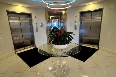 Copropriété à louer à Miami, Floride: 1 chambre, 81.75 m2 № 2022179 - photo 28