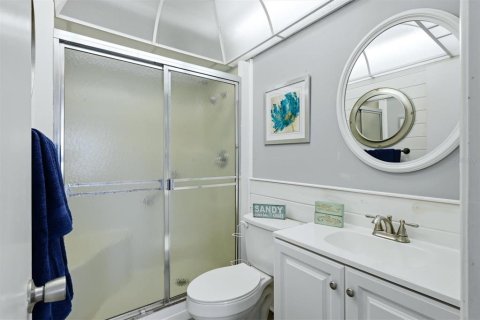 Condo in Bradenton, Florida, 2 bedrooms № 2215883 - photo 27