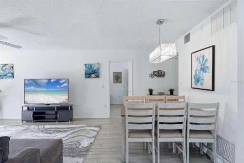Condo in Bradenton, Florida, 2 bedrooms № 2215883 - photo 21