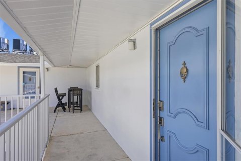 Condo in Bradenton, Florida, 2 bedrooms № 2215883 - photo 5