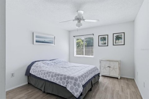 Condo in Bradenton, Florida, 2 bedrooms № 2215883 - photo 23
