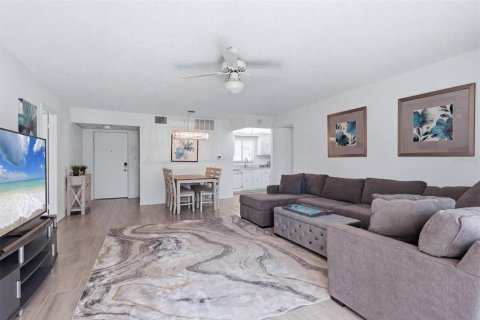 Condo in Bradenton, Florida, 2 bedrooms № 2215883 - photo 14