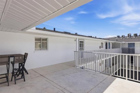 Condo in Bradenton, Florida, 2 bedrooms № 2215883 - photo 6