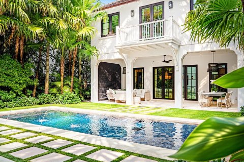 House in Palm Beach, Florida 5 bedrooms, 414.72 sq.m. № 2401872 - photo 3