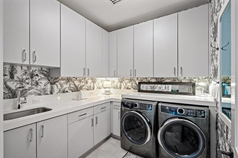 House in Palm Beach, Florida 5 bedrooms, 414.72 sq.m. № 2401872 - photo 19