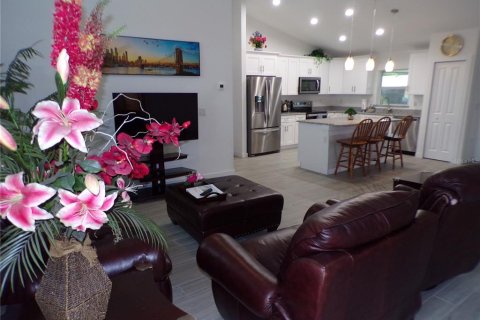 Villa ou maison à louer à Port Charlotte, Floride: 3 chambres, 135.54 m2 № 1438716 - photo 2