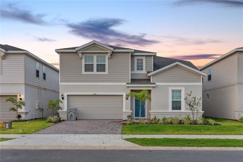 Casa en Clermont, Florida 8 dormitorios, 374.02 m2 № 2127890