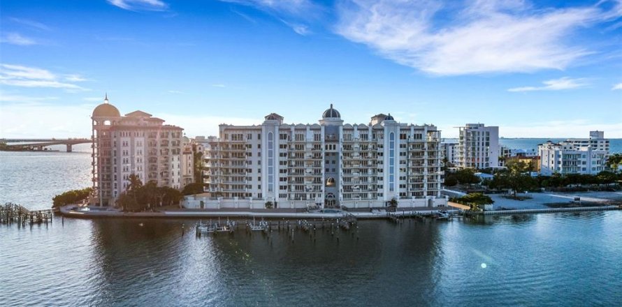 Condo in Sarasota, Florida, 3 bedrooms  № 2108108