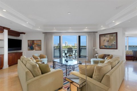 Condo in Sarasota, Florida, 3 bedrooms  № 2108108 - photo 12