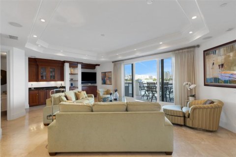 Condo in Sarasota, Florida, 3 bedrooms  № 2108108 - photo 11