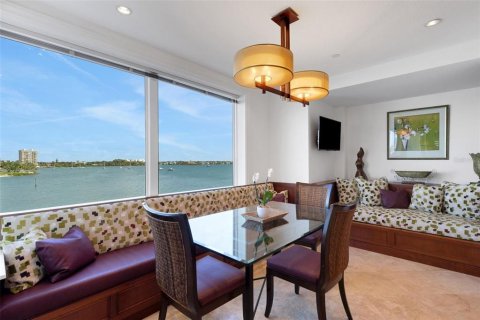Condo in Sarasota, Florida, 3 bedrooms  № 2108108 - photo 24