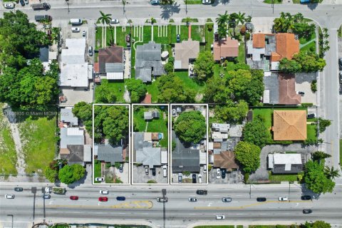 Commercial property in Hialeah, Florida № 1960438 - photo 8