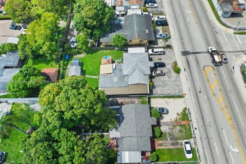 Commercial property in Hialeah, Florida № 1960438 - photo 3
