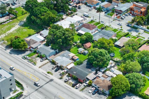 Commercial property in Hialeah, Florida № 1960438 - photo 5