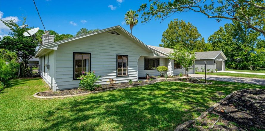 House in Palm Coast, Florida 3 bedrooms, 172.15 sq.m. № 2419563