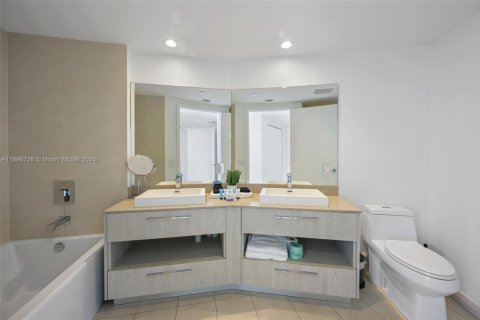 Condo in Hollywood, Florida, 2 bedrooms  № 1950564 - photo 11