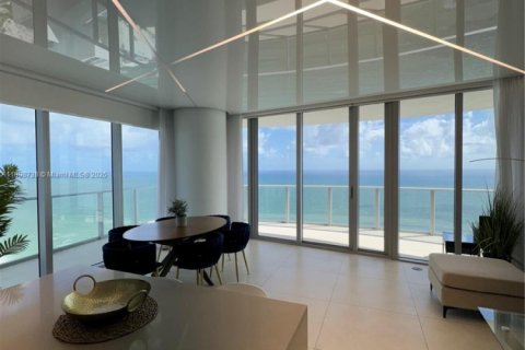 Condo in Hollywood, Florida, 2 bedrooms  № 1950564 - photo 4