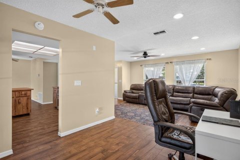 Casa en venta en Seffner, Florida, 3 dormitorios, 150.5 m2 № 2285275 - foto 4