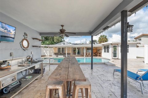Casa en venta en Fort Lauderdale, Florida, 5 dormitorios, 171.13 m2 № 2392348 - foto 8