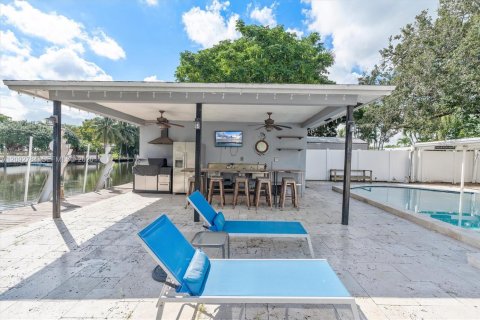 Casa en venta en Fort Lauderdale, Florida, 5 dormitorios, 171.13 m2 № 2392348 - foto 13