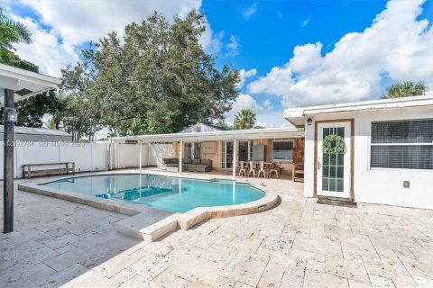 Casa en venta en Fort Lauderdale, Florida, 5 dormitorios, 171.13 m2 № 2392348 - foto 7