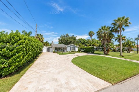 Casa en venta en Fort Lauderdale, Florida, 5 dormitorios, 171.13 m2 № 2392348 - foto 3