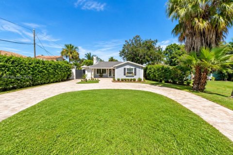 Casa en Fort Lauderdale, Florida 5 dormitorios, 171.13 m2 № 2392348