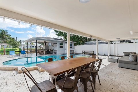 Casa en venta en Fort Lauderdale, Florida, 5 dormitorios, 171.13 m2 № 2392348 - foto 10