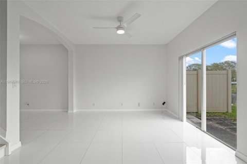 Купить таунхаус в Коконат Крик, Флорида 3 спальни, 143.35м2, № 2030165 - фото 14