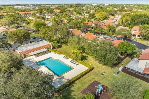 Снять в аренду виллу или дом в Майами, Флорида 3 спальни, 153.85м2, № 1992747 - фото 28