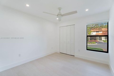 Снять в аренду виллу или дом в Майами, Флорида 3 спальни, 153.85м2, № 1992747 - фото 16