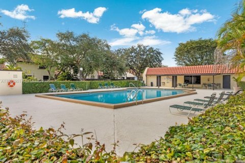 Снять в аренду виллу или дом в Майами, Флорида 3 спальни, 153.85м2, № 1992747 - фото 29