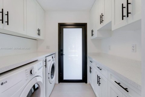 Снять в аренду виллу или дом в Майами, Флорида 3 спальни, 153.85м2, № 1992747 - фото 22