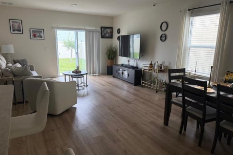 House in Davenport, Florida 5 bedrooms, 234.3 sq.m. № 1807538 - photo 13