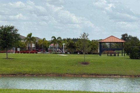 House in Davenport, Florida 5 bedrooms, 234.3 sq.m. № 1807538 - photo 4