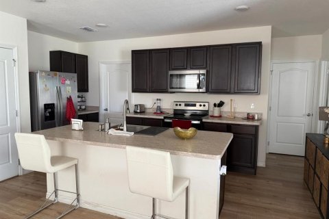 House in Davenport, Florida 5 bedrooms, 234.3 sq.m. № 1807538 - photo 11