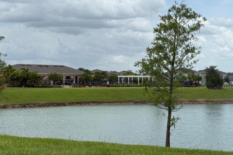 House in Davenport, Florida 5 bedrooms, 234.3 sq.m. № 1807538 - photo 2