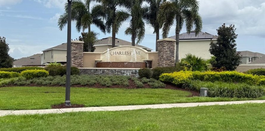 Casa en Davenport, Florida 5 dormitorios, 234.3 m2 № 1807538