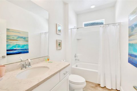 Casa en venta en Kissimmee, Florida, 10 dormitorios, 395.76 m2 № 2227713 - foto 25