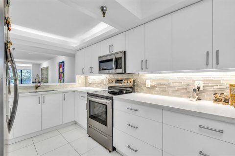 Condo in Boca Raton, Florida, 2 bedrooms  № 1435372 - photo 18