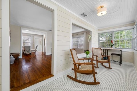 House in Saint Petersburg, Florida 2 bedrooms, 82.31 sq.m. № 1903269 - photo 9