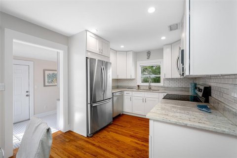 House in Saint Petersburg, Florida 2 bedrooms, 82.31 sq.m. № 1903269 - photo 18