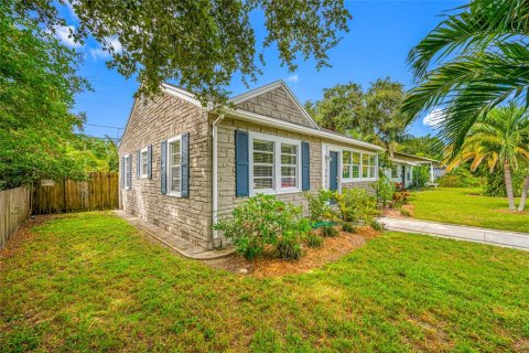 House in Saint Petersburg, Florida 2 bedrooms, 82.31 sq.m. № 1903269 - photo 2