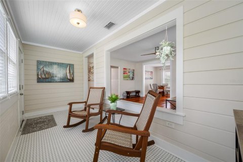 House in Saint Petersburg, Florida 2 bedrooms, 82.31 sq.m. № 1903269 - photo 6