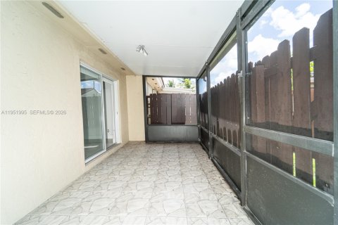 Снять в аренду виллу или дом в Хайалиа, Флорида 2 спальни, 86.58м2, № 2005997 - фото 14