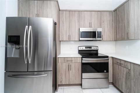 Снять в аренду виллу или дом в Хайалиа, Флорида 2 спальни, 86.58м2, № 2005997 - фото 6