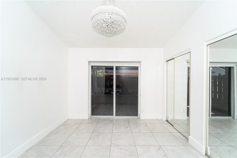 Снять в аренду виллу или дом в Хайалиа, Флорида 2 спальни, 86.58м2, № 2005997 - фото 4